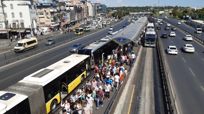 Metrobüs kullananlar dikkat
