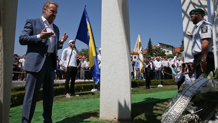 Aliya İzetbegoviç mezarı başında anıldı