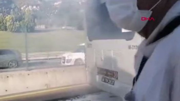 Metrobüste çıkan yangın yolcularda paniğe neden oldu