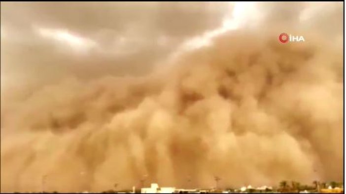 Suudi Arabistan’ın başkentini kum fırtınası vurdu