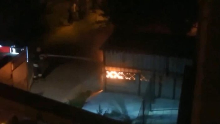 Park halindeki araç alevlere teslim oldu