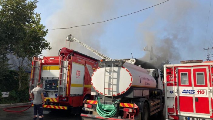 İzmir'de fabrika yangını