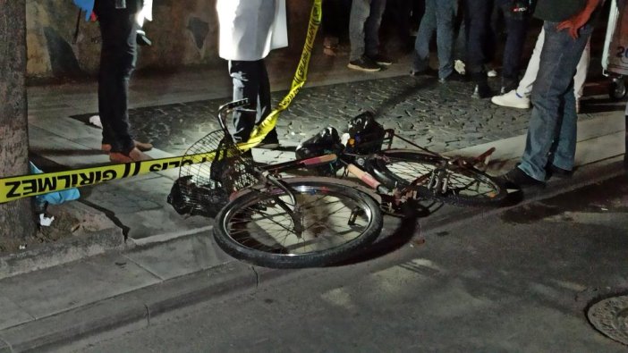 Bisiklet üzerinde yemek yerken hayatını kaybetti