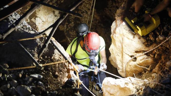 Mersin'de define arayışında 2 ölü
