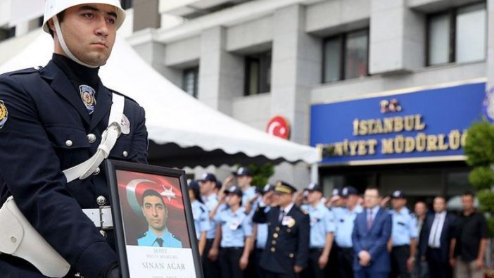 Şehit polis için İstanbul Emniyet Müdürlüğü'nde tören