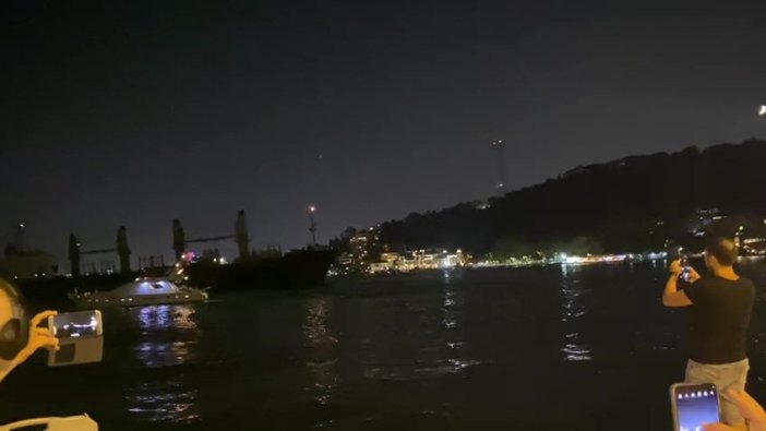 Kargo gemisi boğazda metrelerce sürüklendi