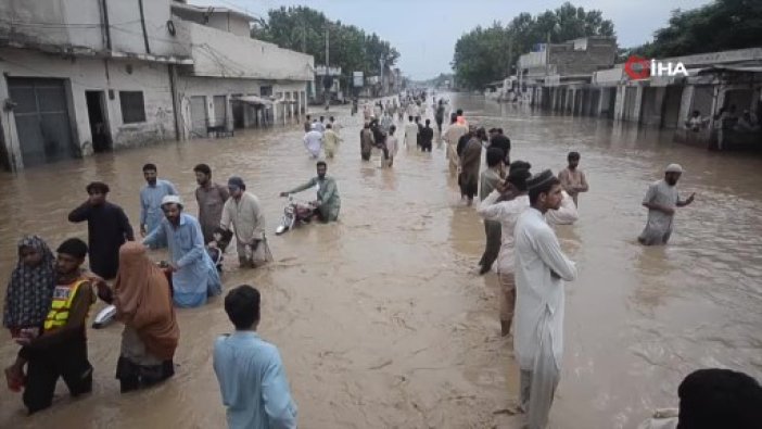 Pakistan’daki sel felaketinde ölü sayısı bin 314 odu