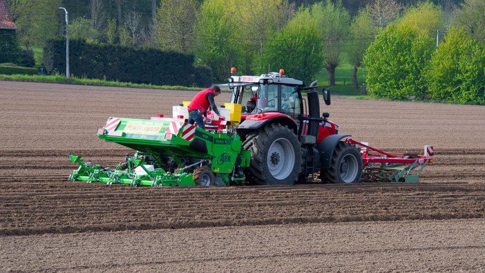 Çiftçilere makine desteği sağlanacak