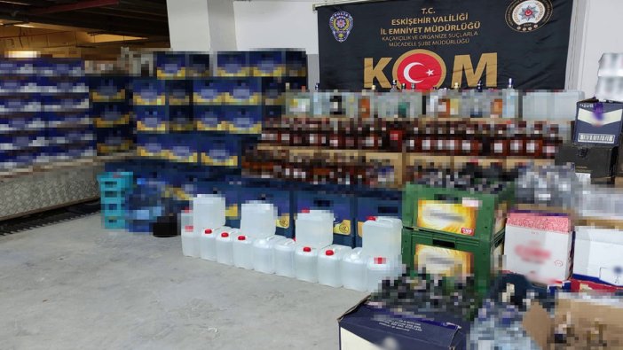Eskişehir’de 4 ton 700 litre kaçak içki ele geçirildi