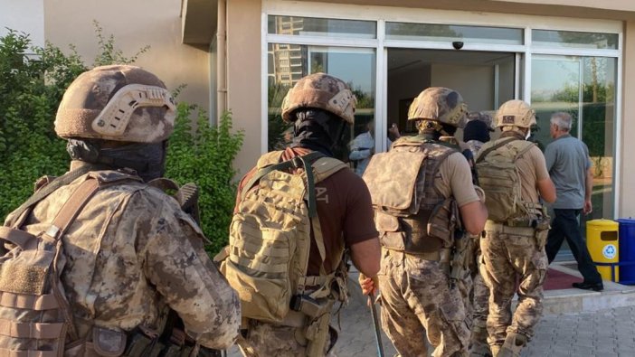 Mersin'deki terör operasyonunda 20 kişi gözaltına alındı