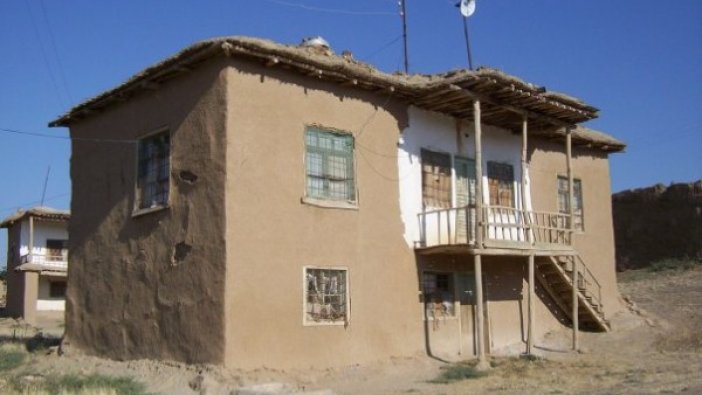 Edirne'de icradan satılık kerpiç ev