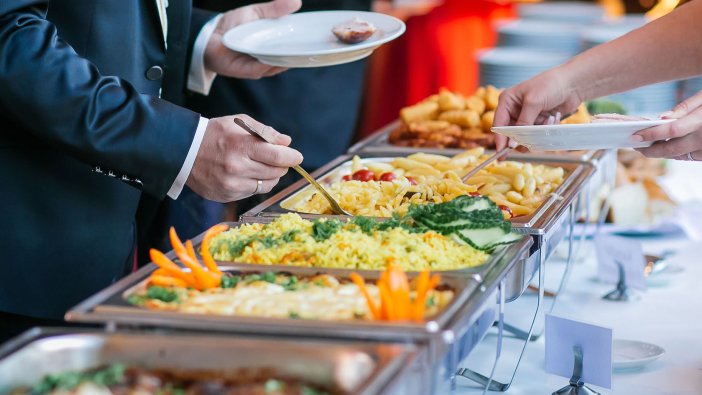 Kamu çalışanlarının yemek ücreti yükseltildi