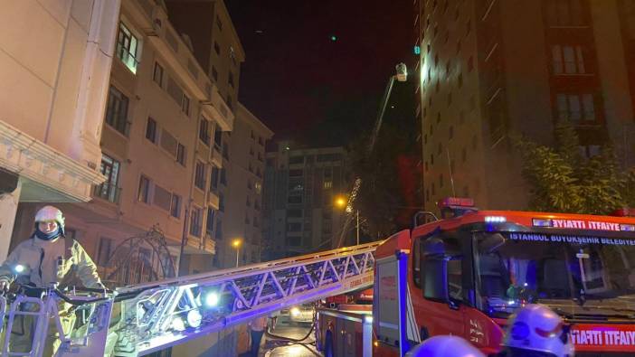 Sultangazi’de 12 katlı apartmanda yangın