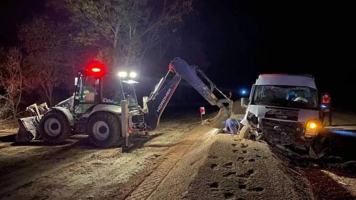 Karabük'te işçi servisi kaza yaptı: 13 yaralı