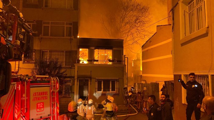 Beyoğlu’nda felaket! 5 binada yangın