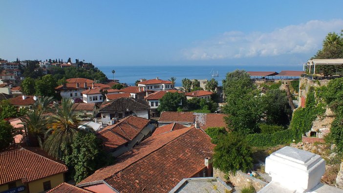 Antalya'da icradan satılık asma katlı dükkan