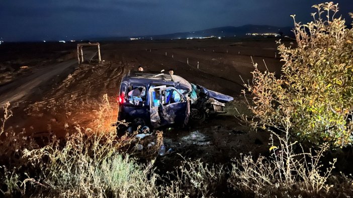 Afyonkarahisar’da feci kaza: 2 ölü 5 yaralı