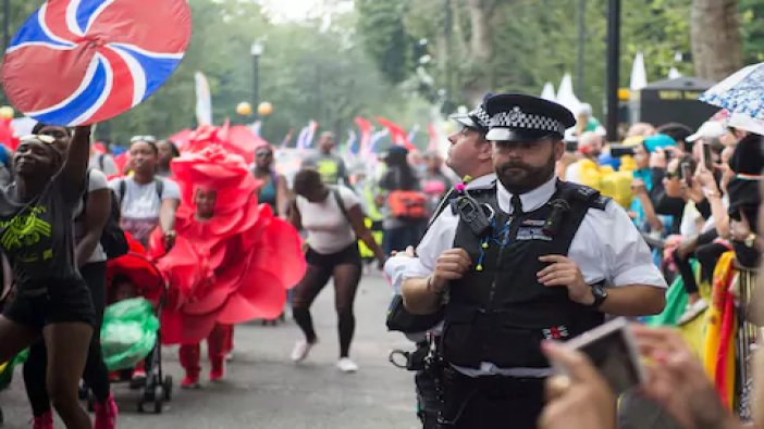 Londra'nın ünlü "Notting Hill Karnavalı" başladı