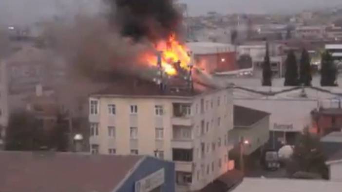 Tuzla’da 4 katlı bir binanın çatısı alev alev yandı
