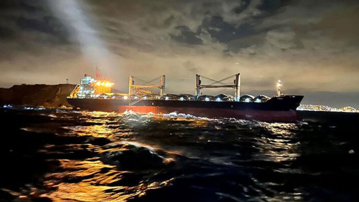 Tahıl gemisi Marmara denizinde karaya oturdu