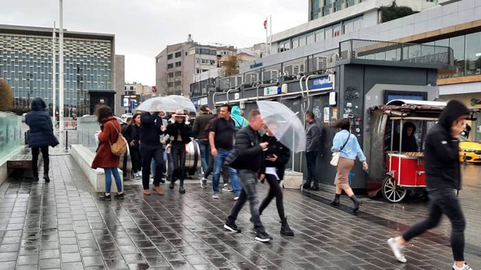 İstanbul'da şiddetli yağmur ve rüzgar başladı