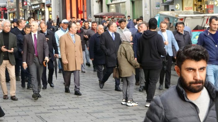 Beyoğlu İstiklal Caddesi'ndeki dükkanlar denetlendi