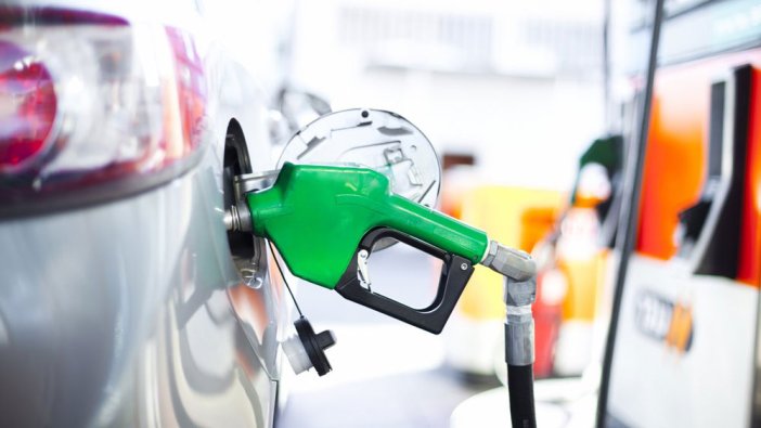 Vatandaş merak ediyordu: Benzine bir indirim daha geldi