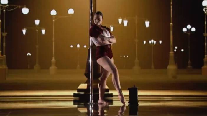 Muhteşem dans gösterisi. Seyircilerin ağzı açık kaldı