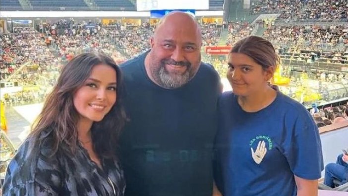 Somer şef sevgilisi Pınar Kayabaşı ile balonda romantik dakikalar yaşadı