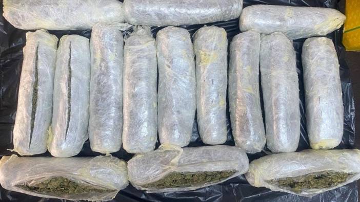 Yağ tenekelerine gizlenmiş 6 kilo 850 gram esrar ele geçirildi