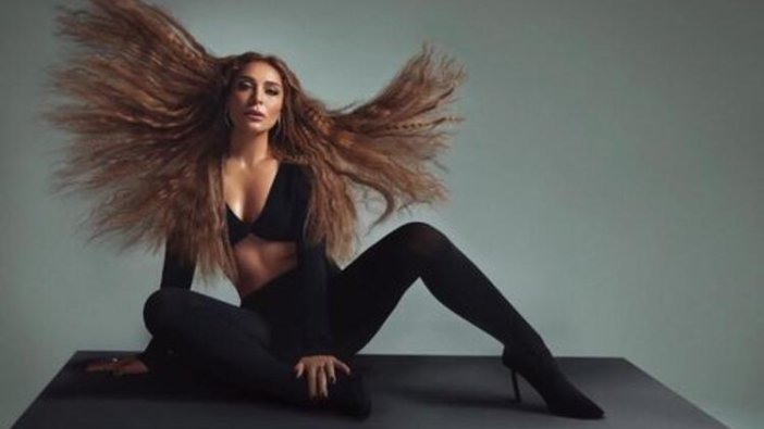 Şarkıcı Ziynet Sali'nin çektirdiği yeni fotoğraflara takipçilerinden beğeni yağdı.