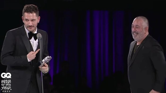 Uraz Kaygılaroğlu ile Cem Yılmaz arasında gerginlik