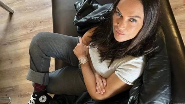 Hülya Avşar’ın kolunda servet taşıyor! Milyonluk saat dudak uçuklattı