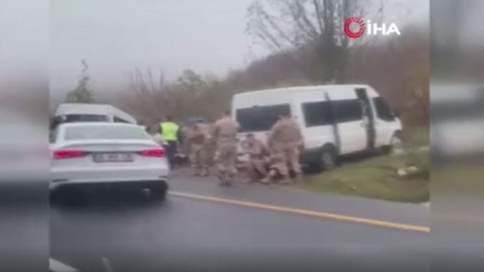 Jandarma ekibini taşıyan minibüs kaza yaptı: 6 yaralı!