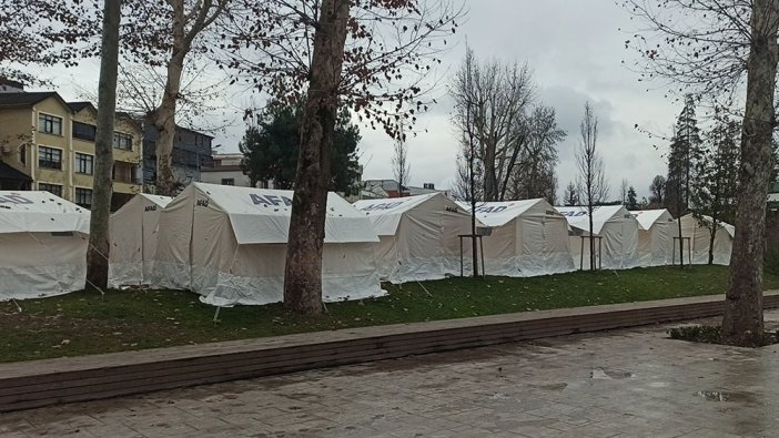 Düzce depremzedeleri 10 gündür çadırda yaşıyor