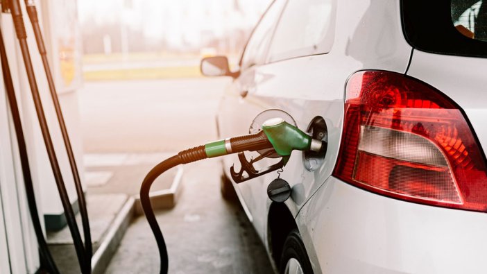 Tabelalar değişiyor: Akaryakıtta bu gece indirim!