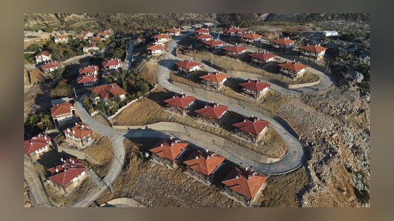 Orman yangını sonrası TOKİ harekete geçti: Köy inşa etti