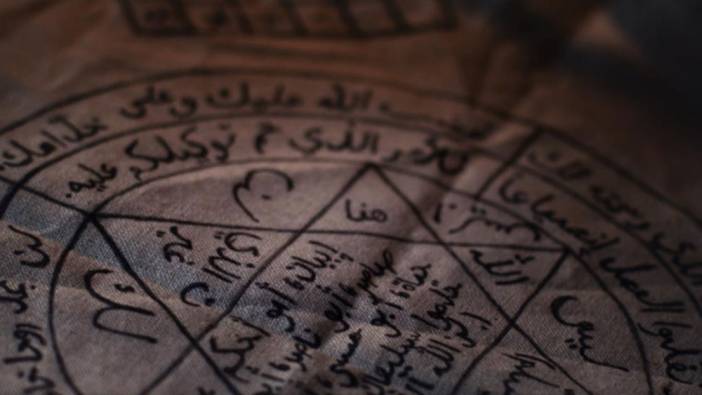 Müge Anlı şoke oldu: Din şarlatanından 600 liralık 'iddialı' muska!