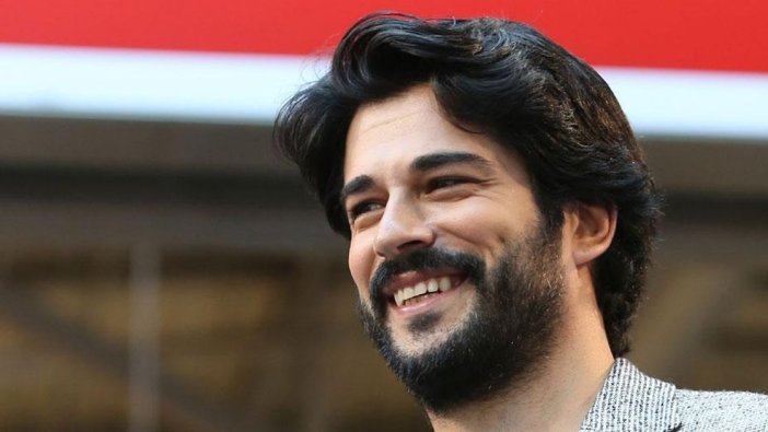 Katar'da Burak Özçivit izdihamı. Korumalar olmasa ezilecekti