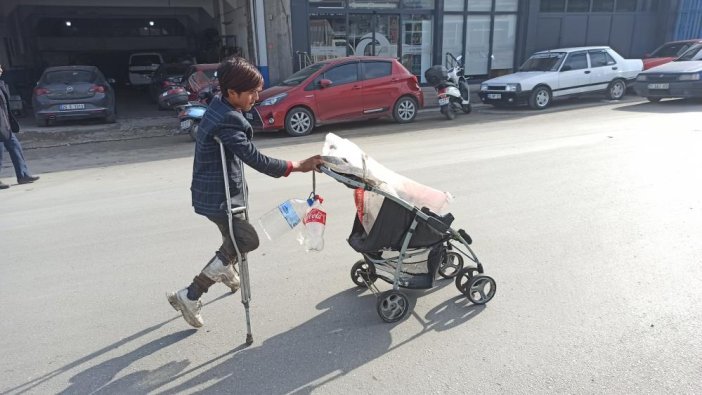 Tek ayakla aile bütçesine destek oluyor