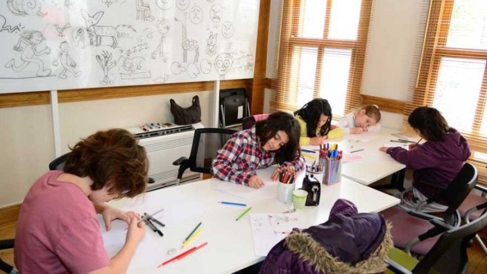 Karikatür Evi’nde kayıtlar sürüyor