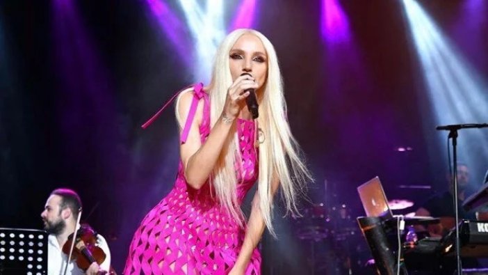 Şarkıcı Gülşen'in duruşması ertelendi