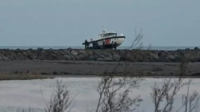 Sahil güvenlik botu kayalıklara çarptı: 5 yaralı