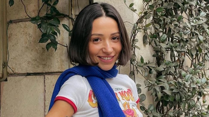 Omurgasını kıran Zeynep Bastık korseyi atıp dışarı çıktı