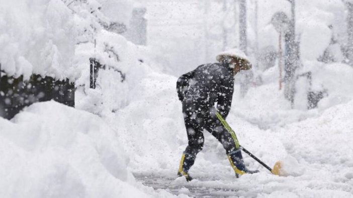 Kar yağışı can almaya devam ediyor: Ölü sayısı yükseliyor