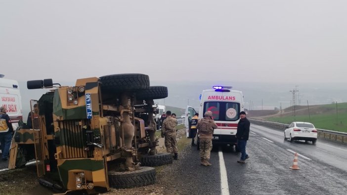 Askeri araç devrildi: 6 Mehmetçik yaralandı
