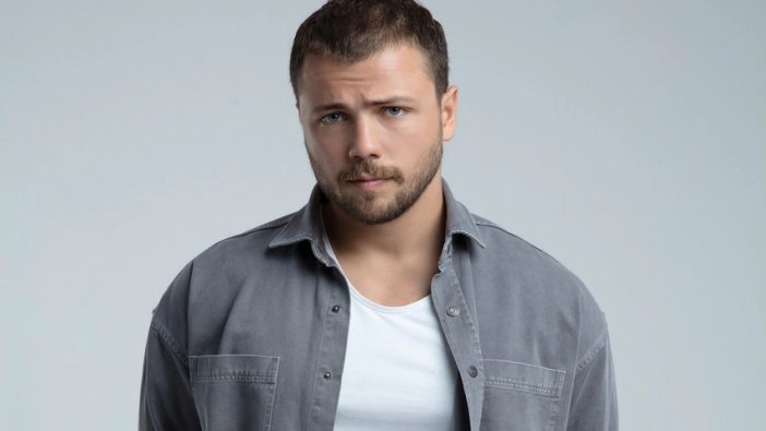 Tolga Sarıtaş oyunculuğu bıraktığı iddialarına yanıt verdi