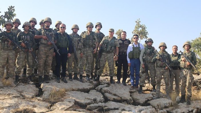 Validen operasyon bölgesindeki Mehmetçik'e moral ziyareti