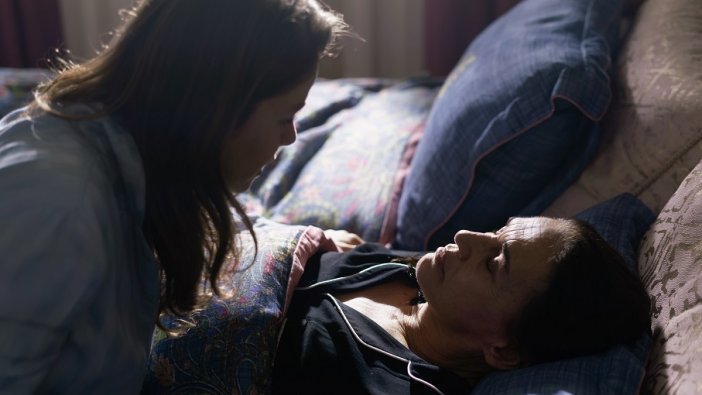 Nur Sürer'den 'Camdaki Kız'a veda! Kanal D vefat ilanı verdi