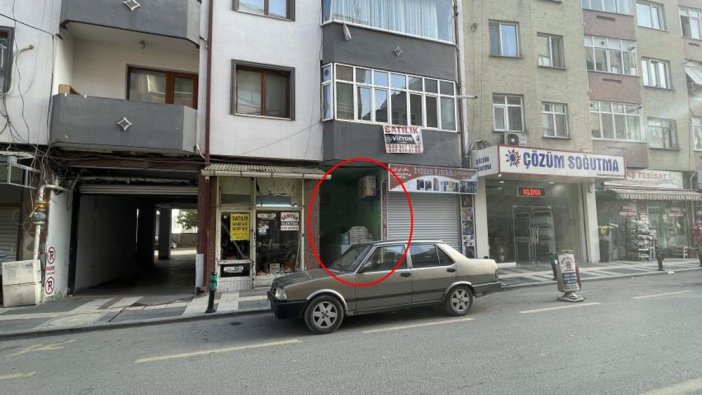 Binalar arasındaki gizemli türbe